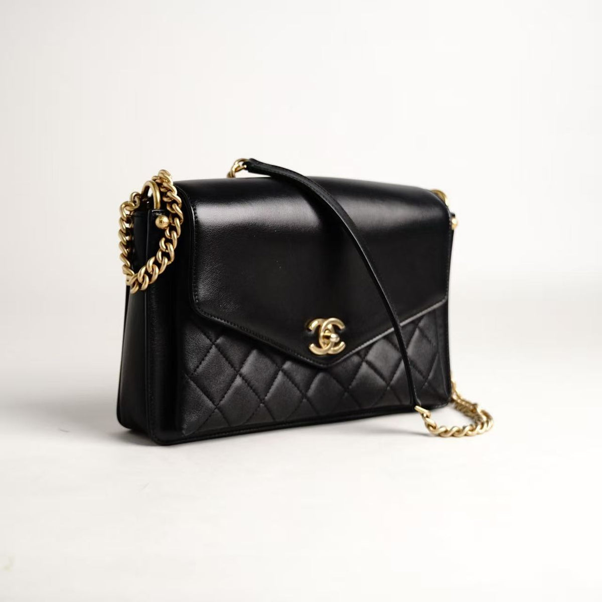 Chanel Mixed‑Leather Envelope Flap Chain Shoulder Bag