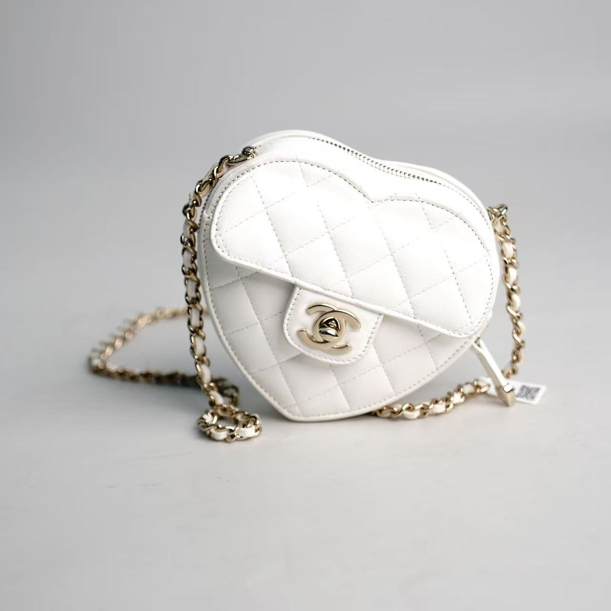 Chanel Heart Crossbody Mini in White Lambskin Leather with Gold‑Tone Hardware
