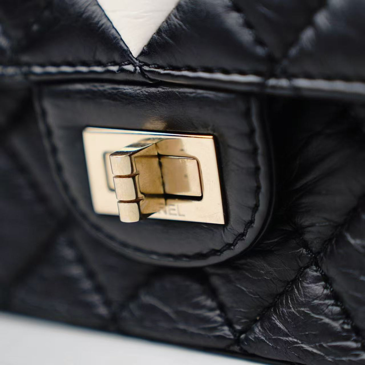 Chanel 2.55 Reissue Black‑White Color‑Block Flap Shoulder Bag
