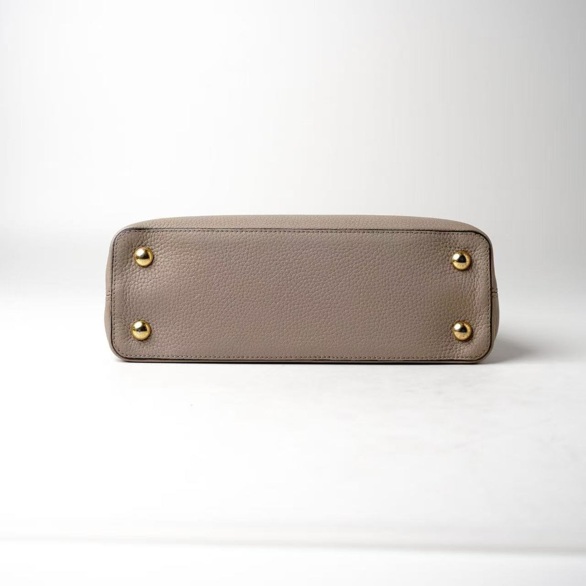 Louis Vuitton Capucines MM Handbag