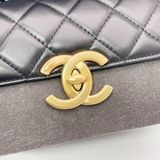 Chanel Mini Flap Bag aus schwarzem Lammleder (Maxi CC Drehverschluss) [Gebraucht]
